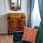 Apartment Oliver Twist In *